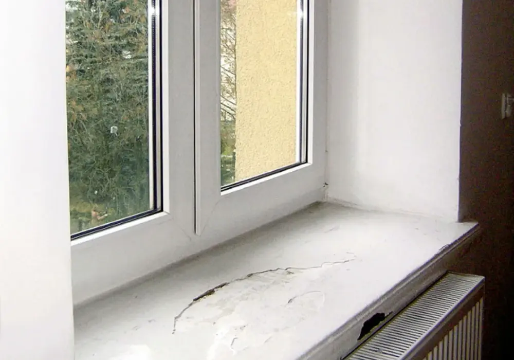 Parapet wewnętrzny: wpuszczać w ścianę czy nie? Poradnik