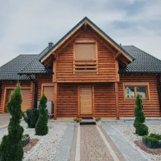Ile kosztuje wybudowanie domu drewnianego? Sprawdź, co wpływa na cenę