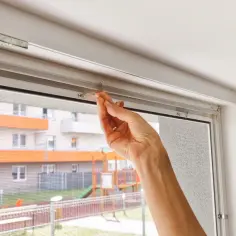 Jak zmierzyć okno do moskitiery: 5 kroków do idealnego pomiaru