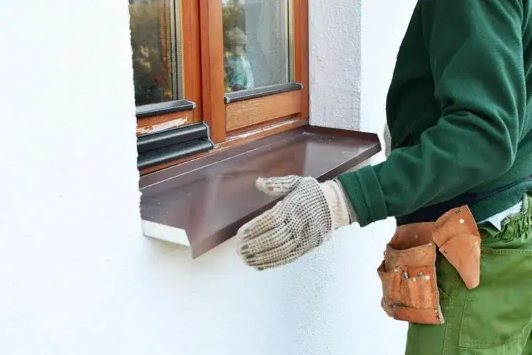 Zdjęcie Ile wystawić parapet zewnętrzny, aby uniknąć problemów z wodą?