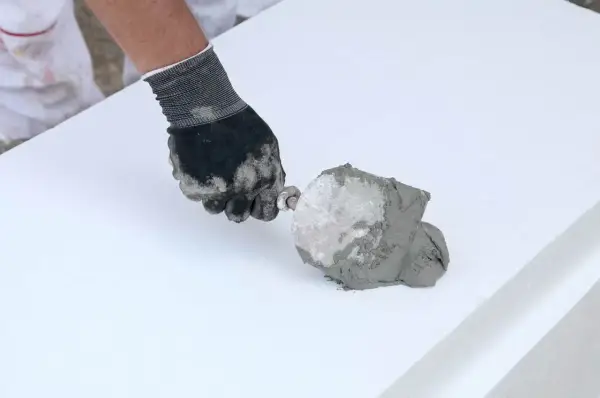 Ile schnie klej do styropianu? Czas wiązania i kluczowe czynniki
